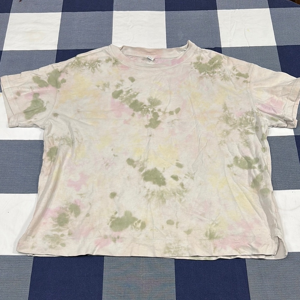 OLD NAVY Tie-Dye Tee in Soft Hues